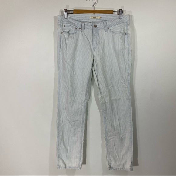 3 for $20 🌟Levi’s Pinstripe White and Blue Boyfriend Jeans - Picture 2 of 9